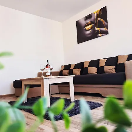 Апартаменти Alpha Apart Avantgarden
